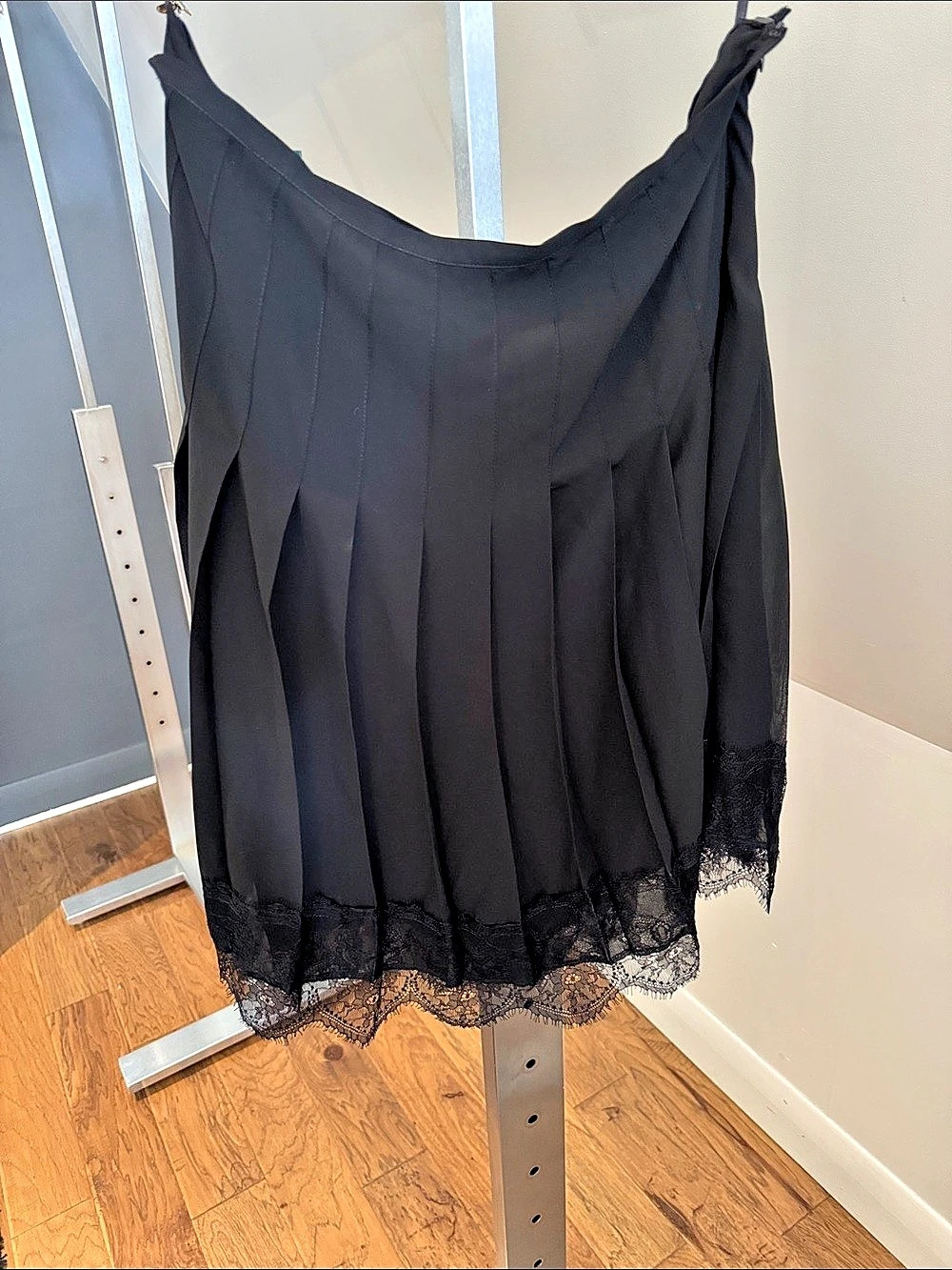 Lauren Ralph Lauren Pleated Lace Hem Maxi Skirt Black Size 12 Like New